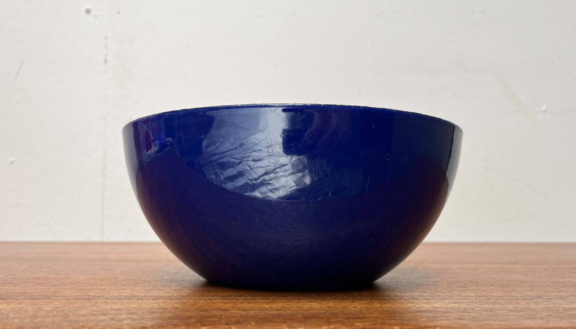 Modern blue enamel bowl from the mid-century by Kaj Franck for Finel, Finland, 1960s.
