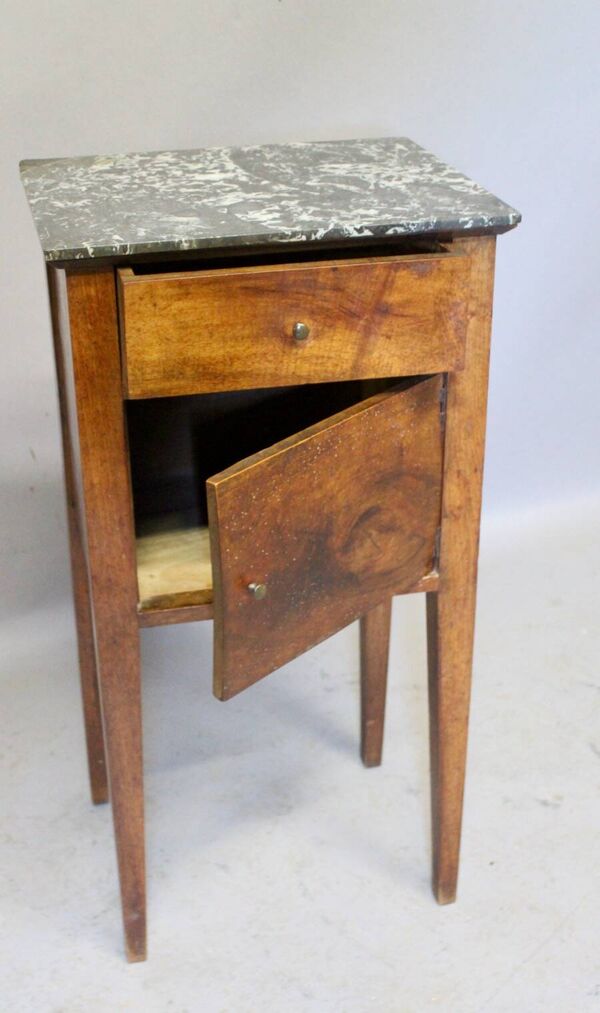 Chevet Directoire en noyer dessus marbre
