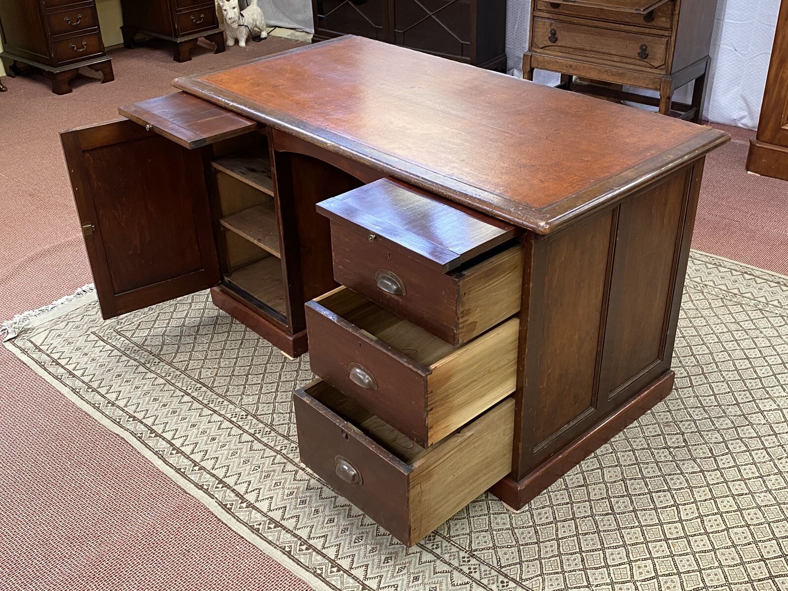 Flat mahogany desk early 20th century