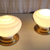 Lampe à poser globe opaline et métal doré - mid. XXéme