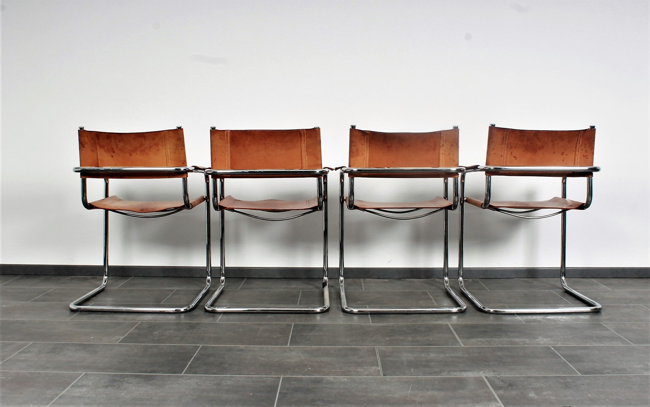 Fauteuil en cuir cognac