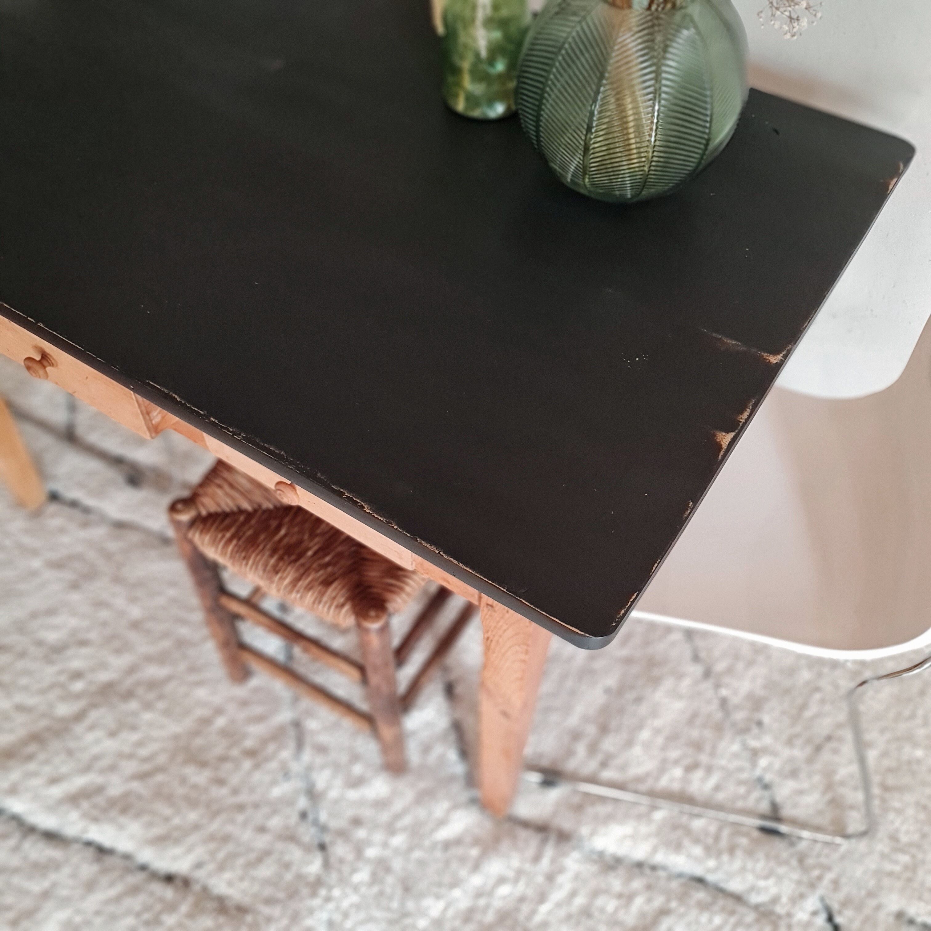 Old farm trade table 4 drawers