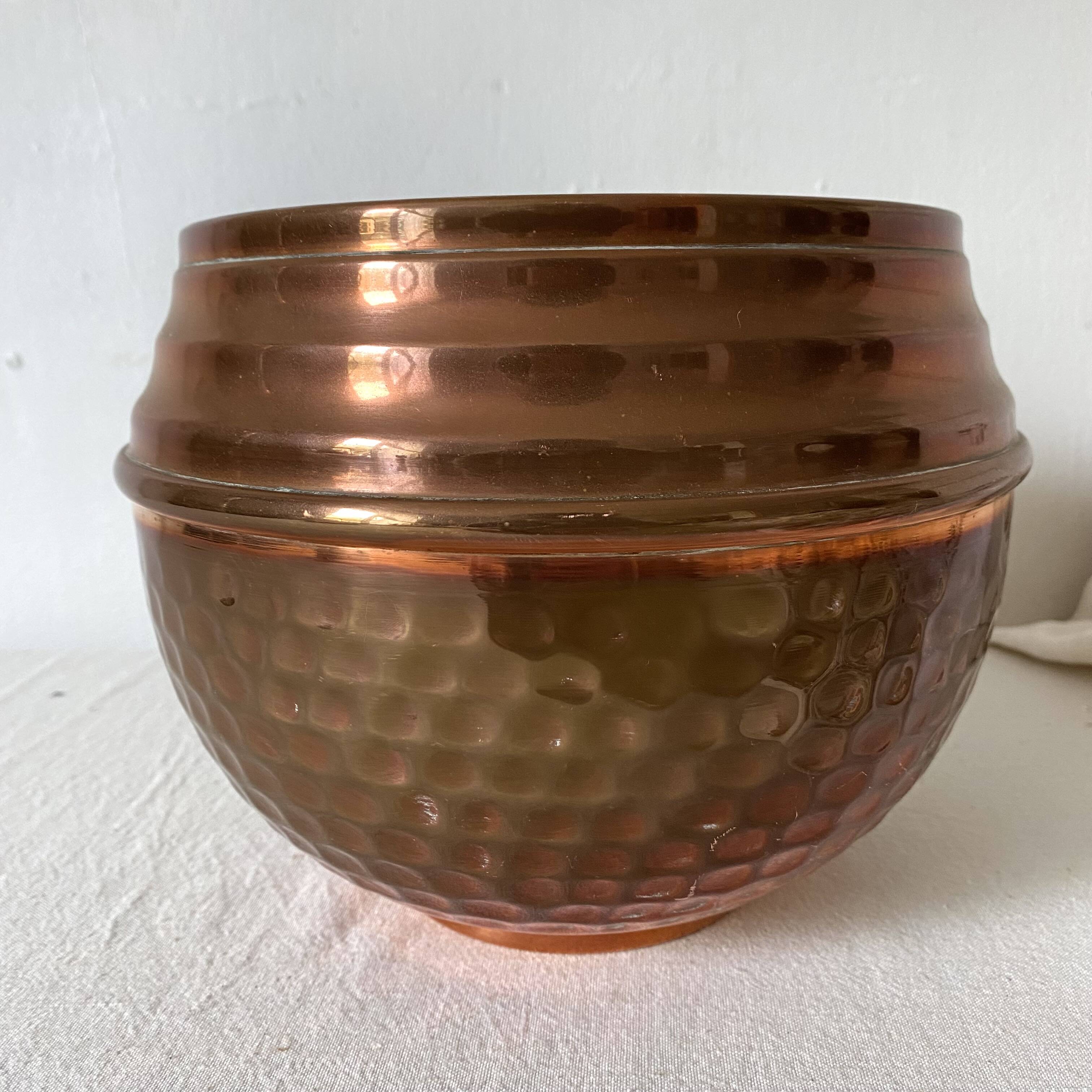 Villedieu hammered copper pot cover