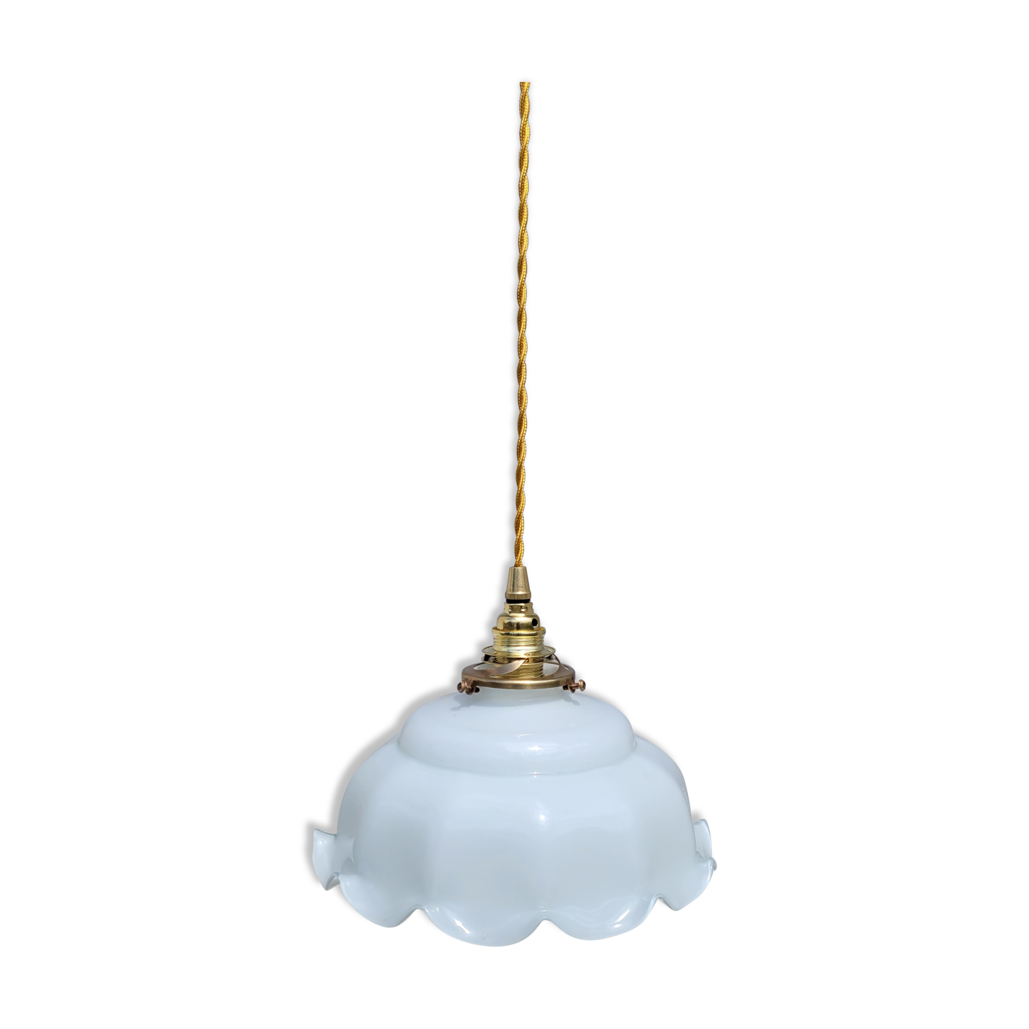 White opaline suspension