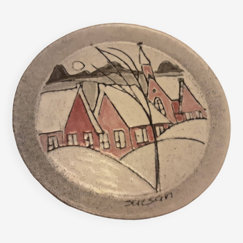 Plat ceramique emaillee signe charles sucsan artiste canadien