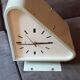 Ancienne horloge triangulaire de la marine marchande japonaise - circa 1960 - 70