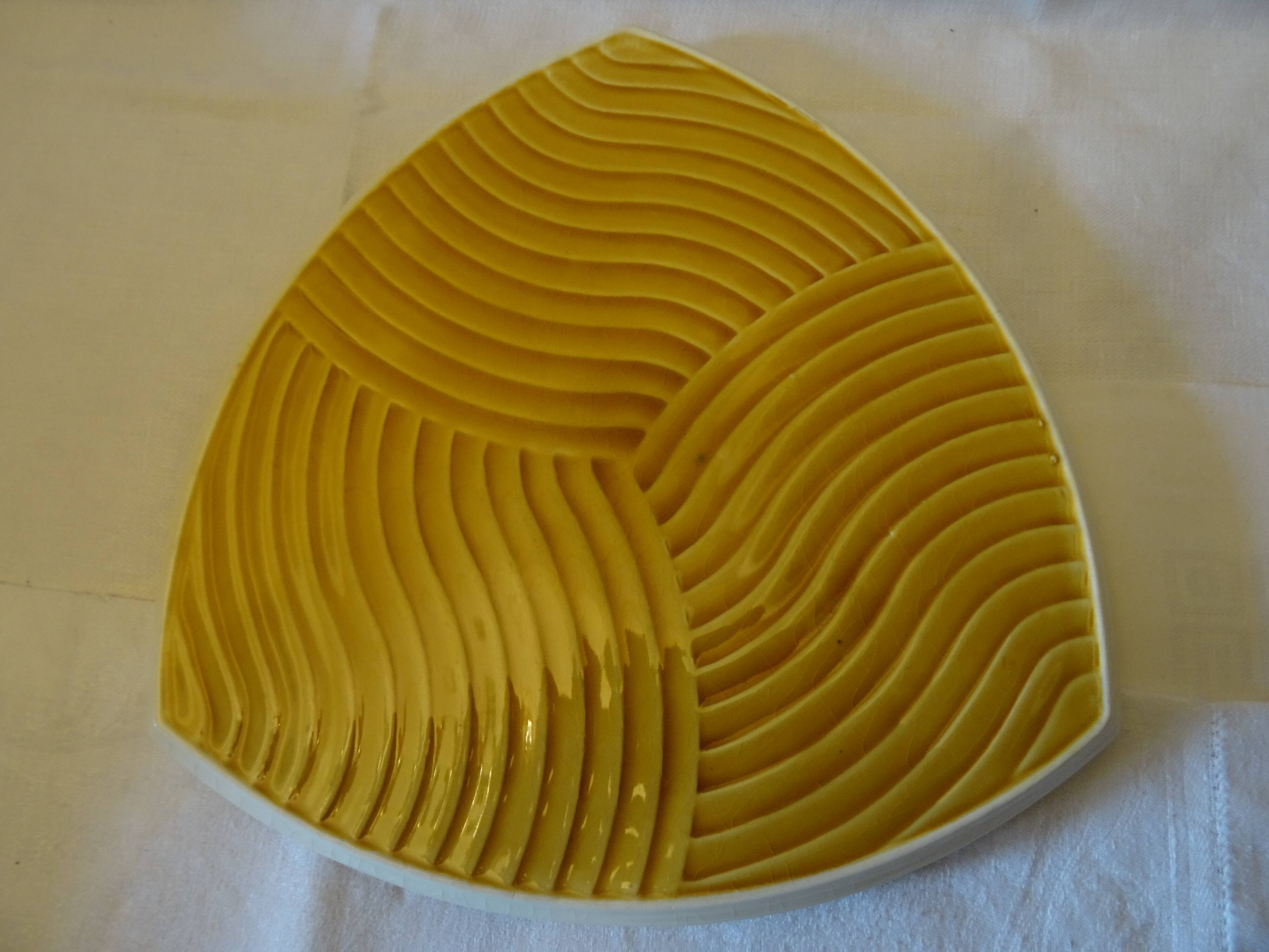 Lot of 6 plates