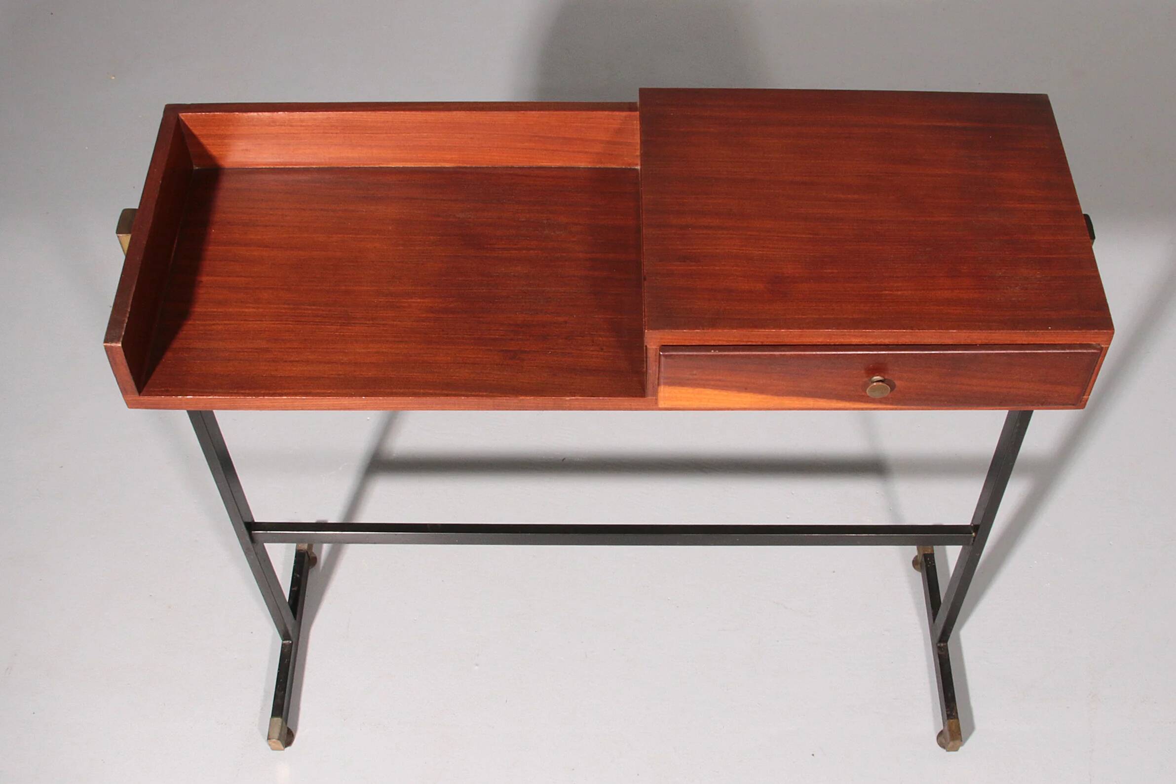 Rare console / table d'écriture italienne moderne du milieu du siècle par Ico Parisi.