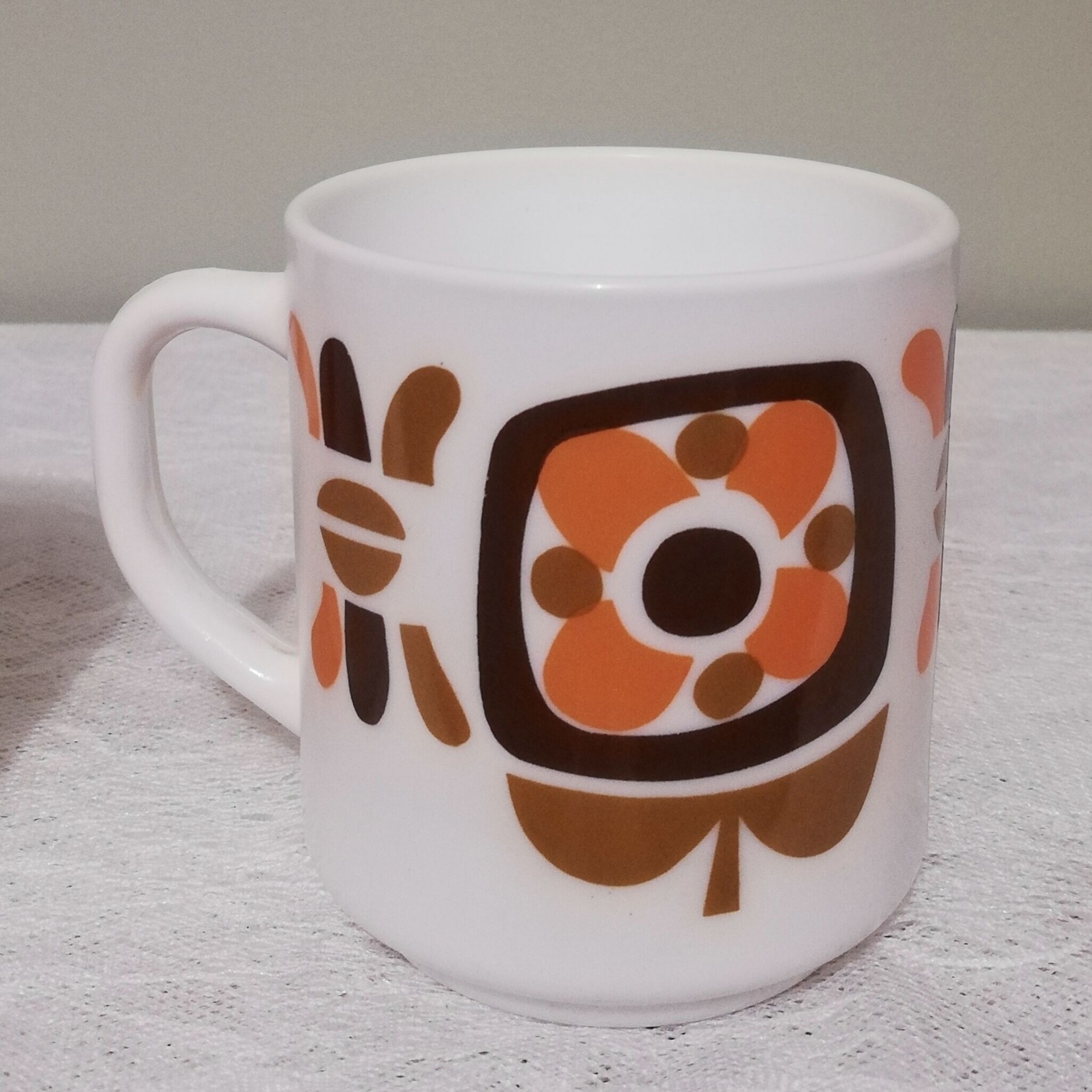 Two mugs or cups 200ml "Mobil"