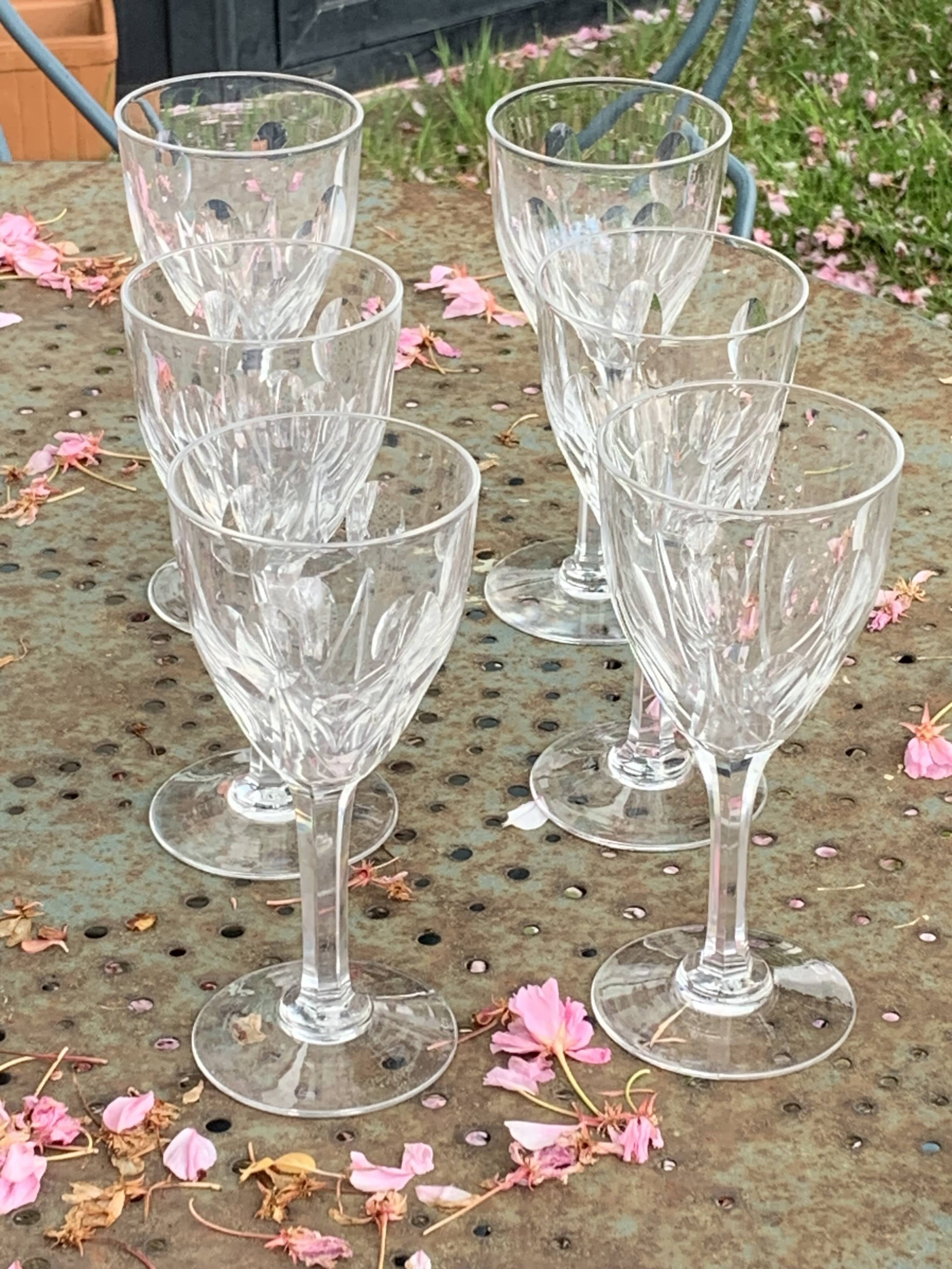 6 large old-cut crystal wine glasses, magnificent patterns
