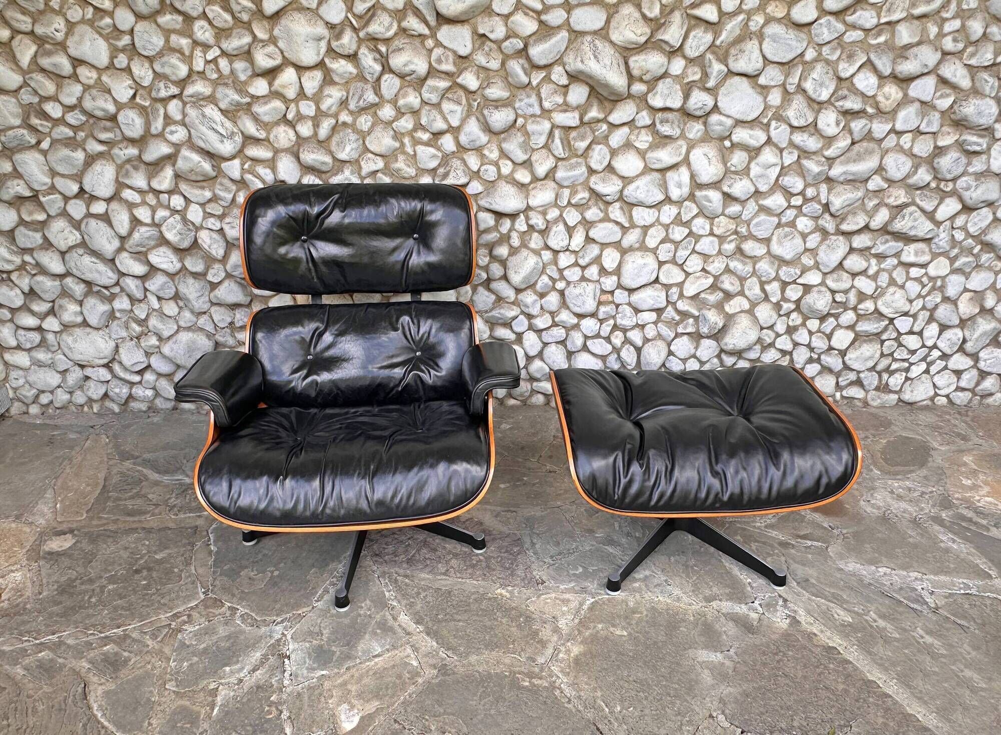 Eames Lounge Chair 670 & Ottoman 671 in rosewood, Herman Miller