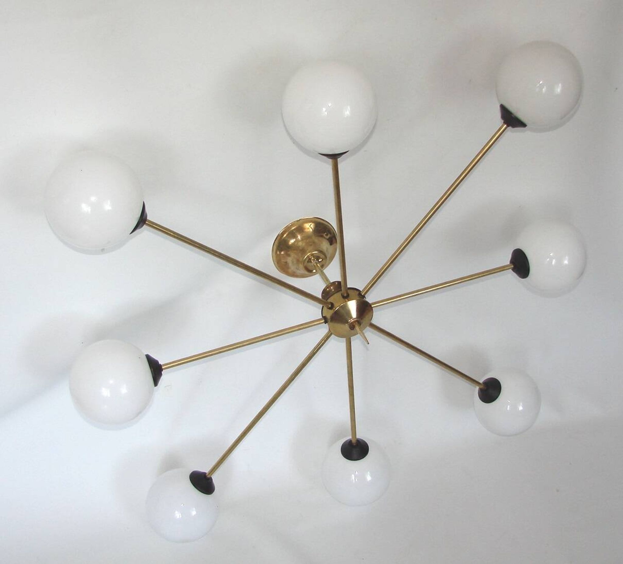 Stilnovo 1960s-style chandelier | Brass, metal and glass | 8x E14 | Vintage