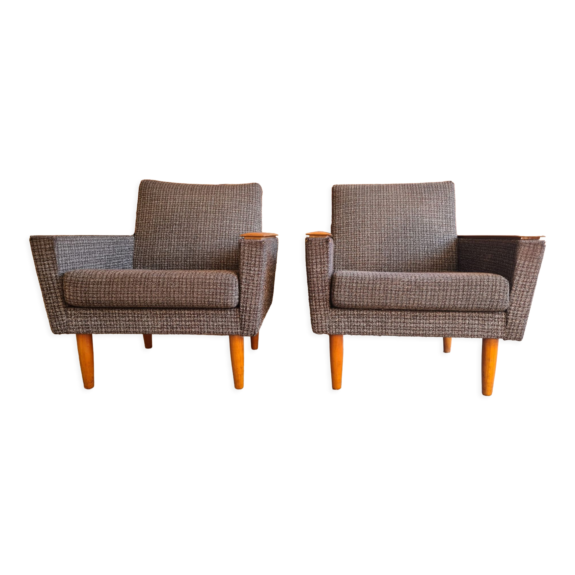 Paire de fauteuils club 70"