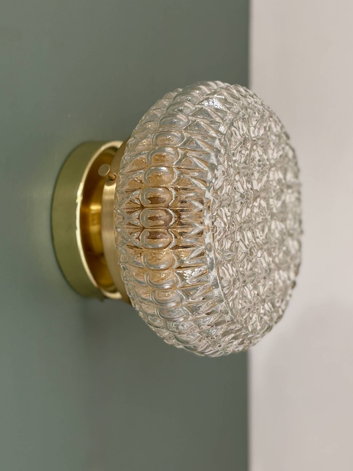 Vintage glass moulded globe wall or ceiling light (PLAFF1)