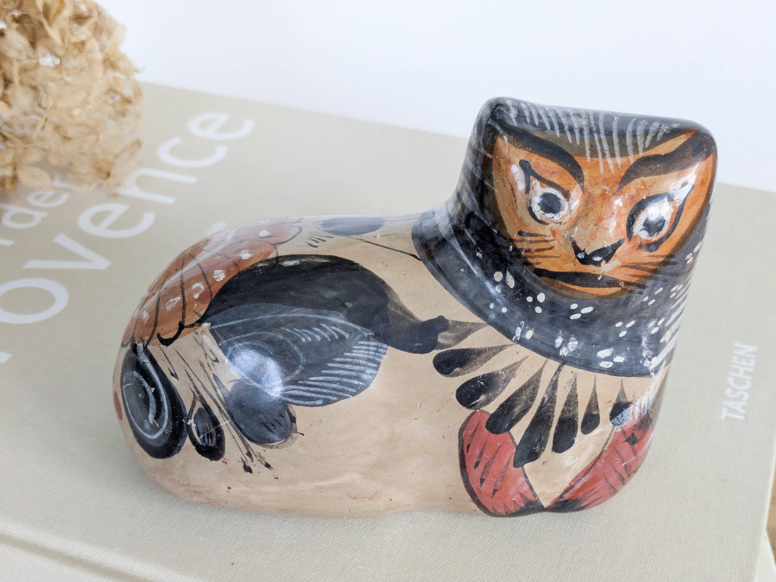 Cat figurine in Tonalá pottery, Mexico, handmade folk art.