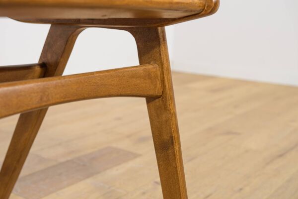 Chaises de salle à manger Boomerang de l'usine de meubles Goscinski, modèle 229XB, Pola