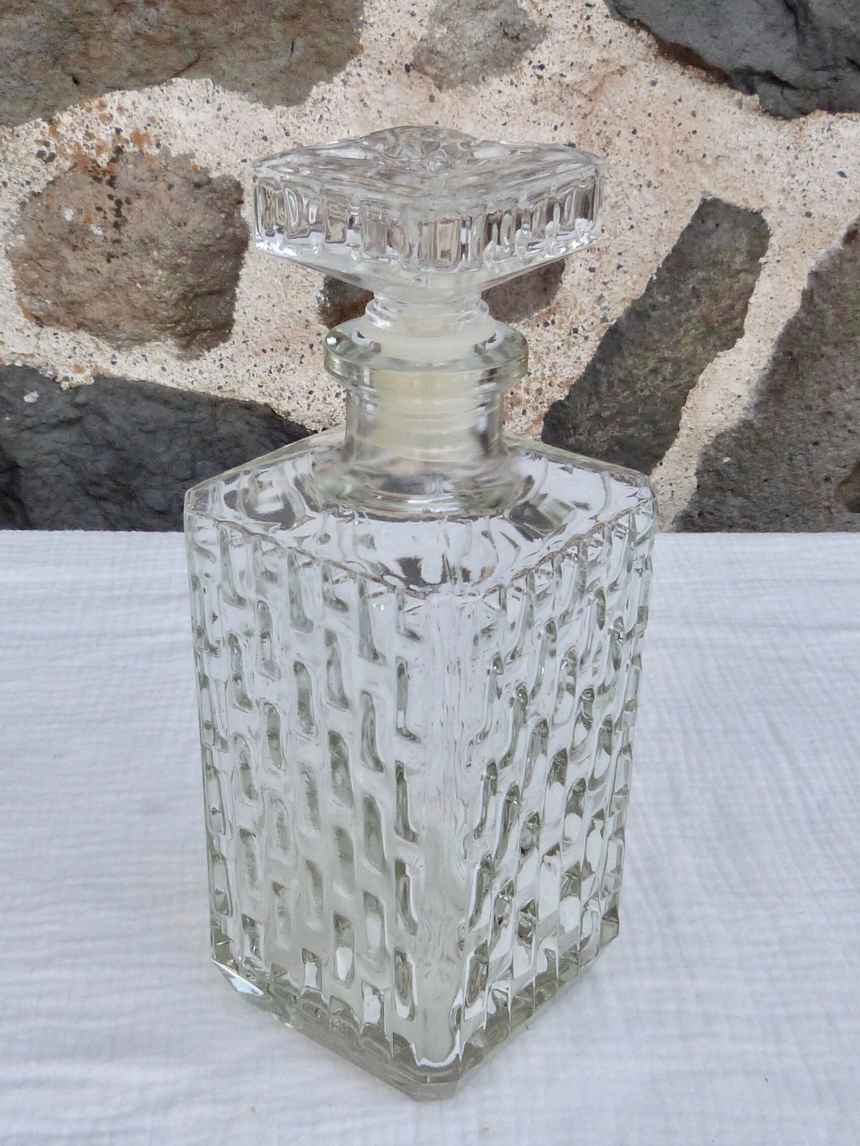 Glass whisky decanter