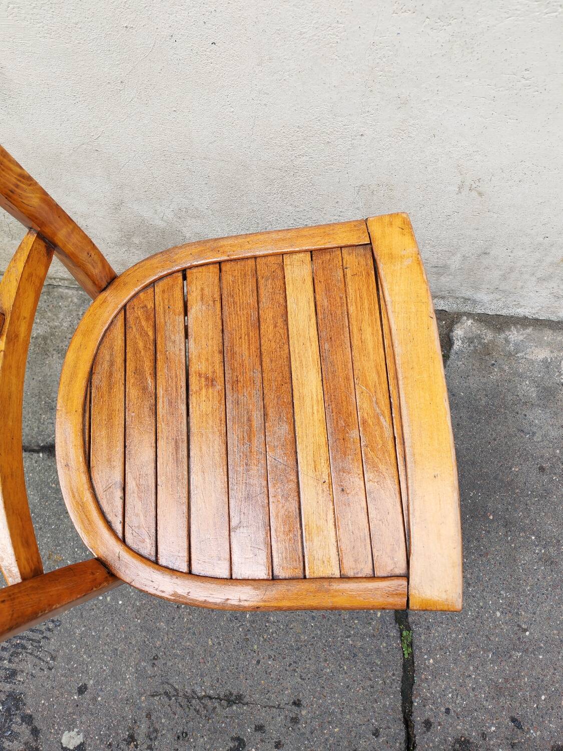 Chaise bistrot en bois vintage