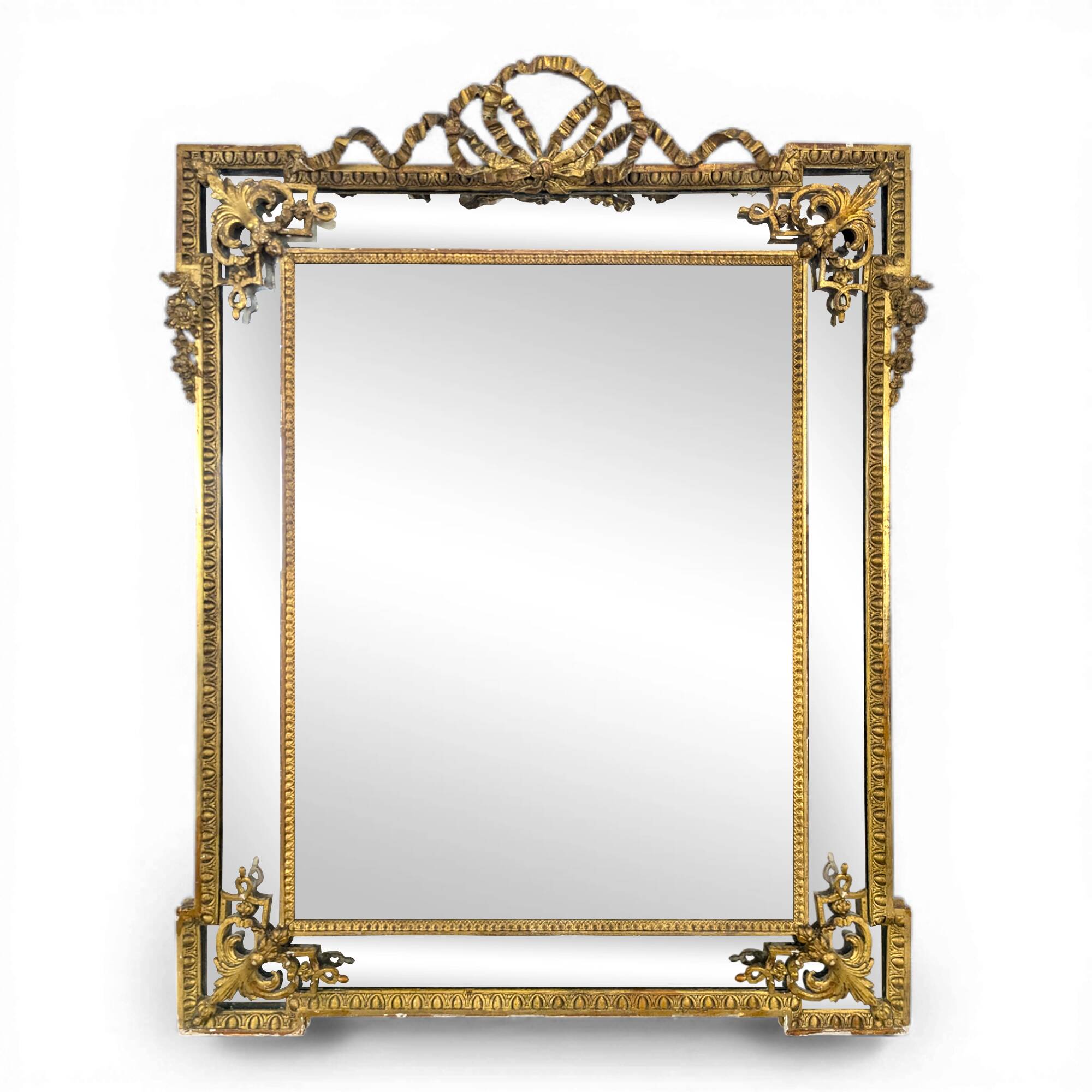 Golden wooden mirror with moulding from the Napoléon III period.