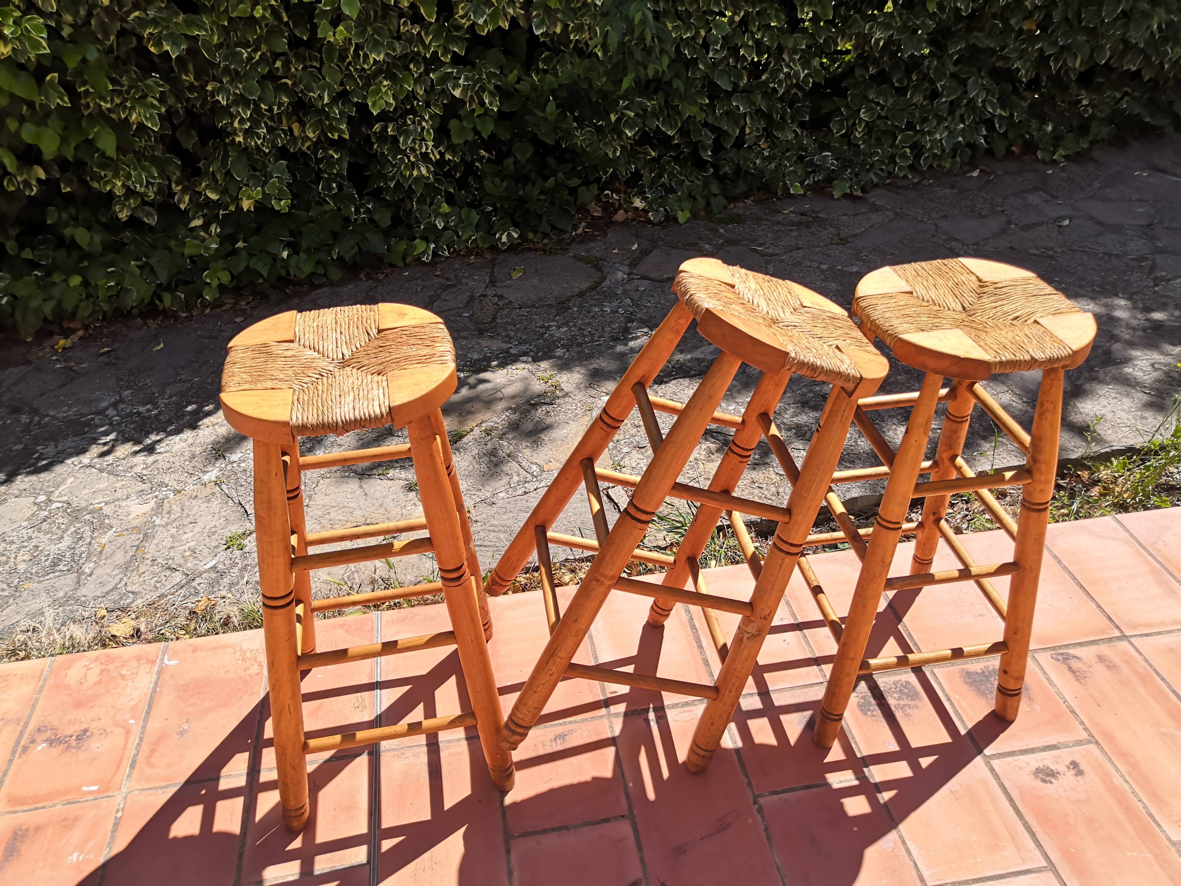 Set of 3 high “modernist” straw stools vintage 1950s