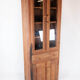 Armoire en verre en bois clair, années 1940