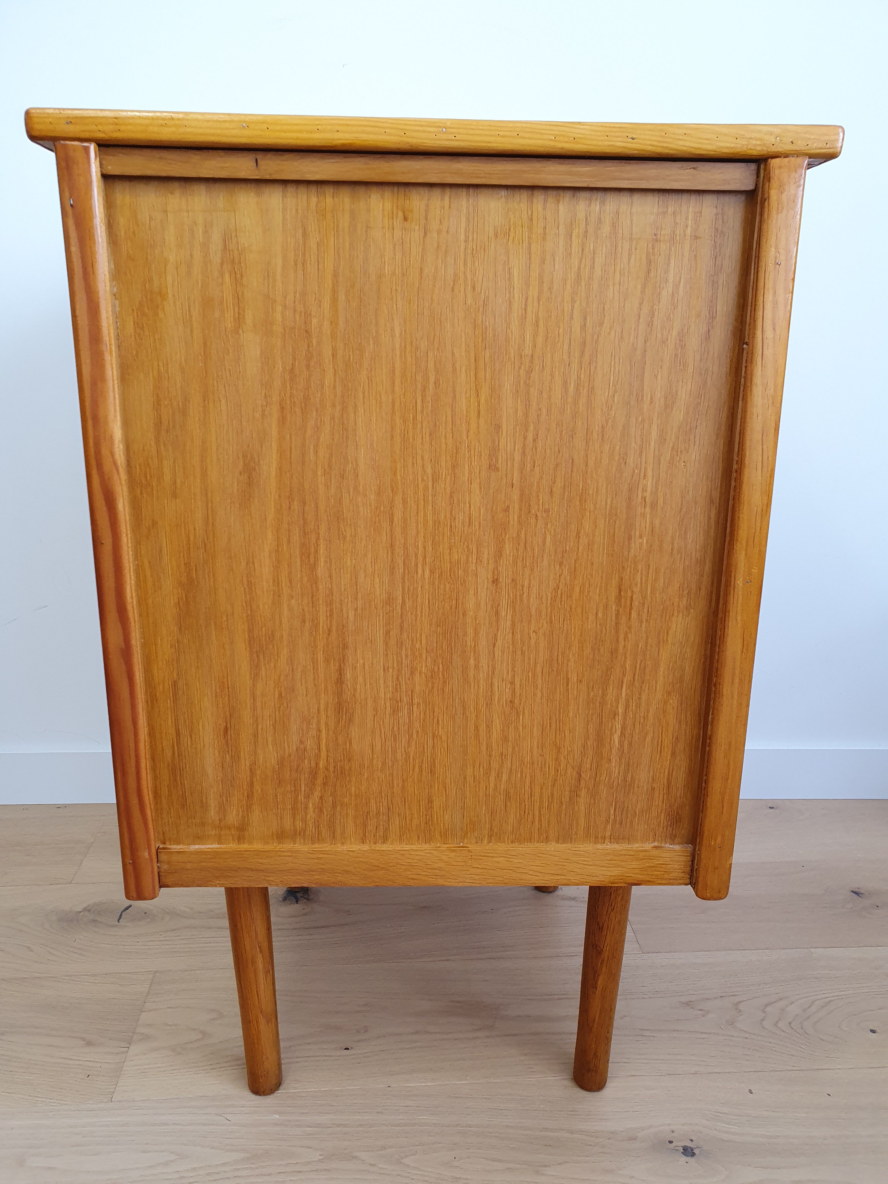 Vintage chest of drawers