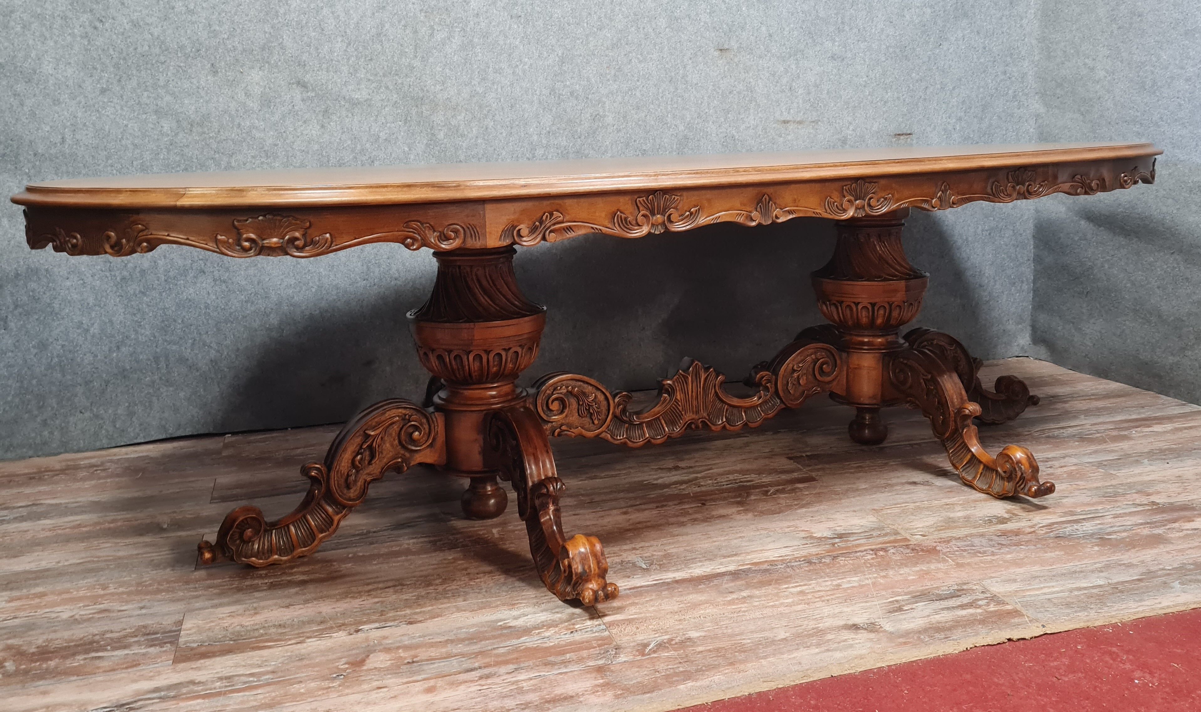 Table pedestal table napoleon III period in walnut around 1880