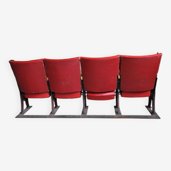 Fauteuils de cinéma.