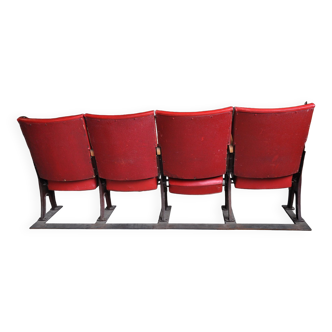 Fauteuils de cinéma.