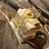 Ancien saleron en matière plastique