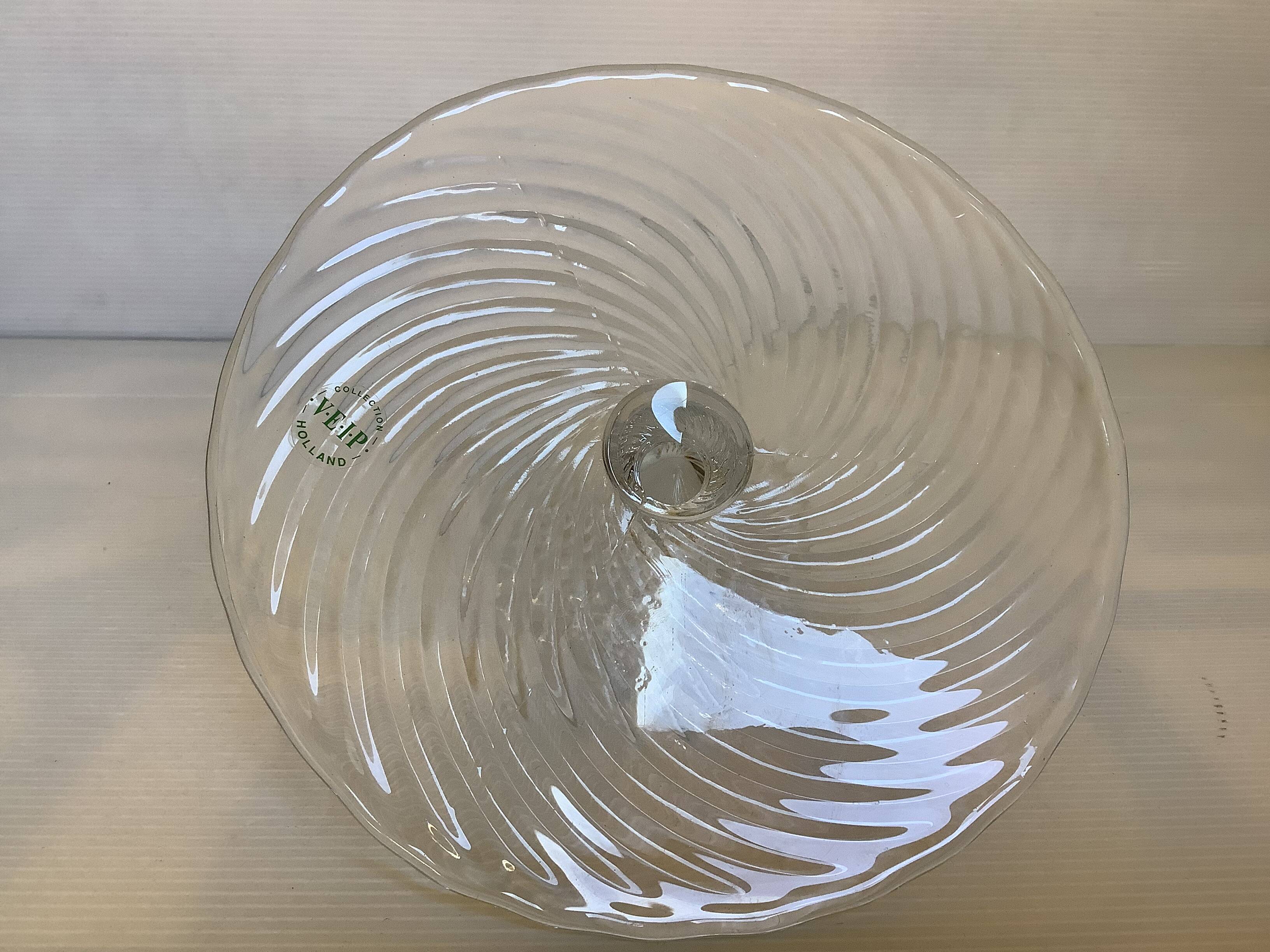 Small flat cake stand