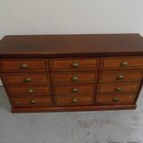 Armoire d'apothicaire vintage en acajou avec tiroirs