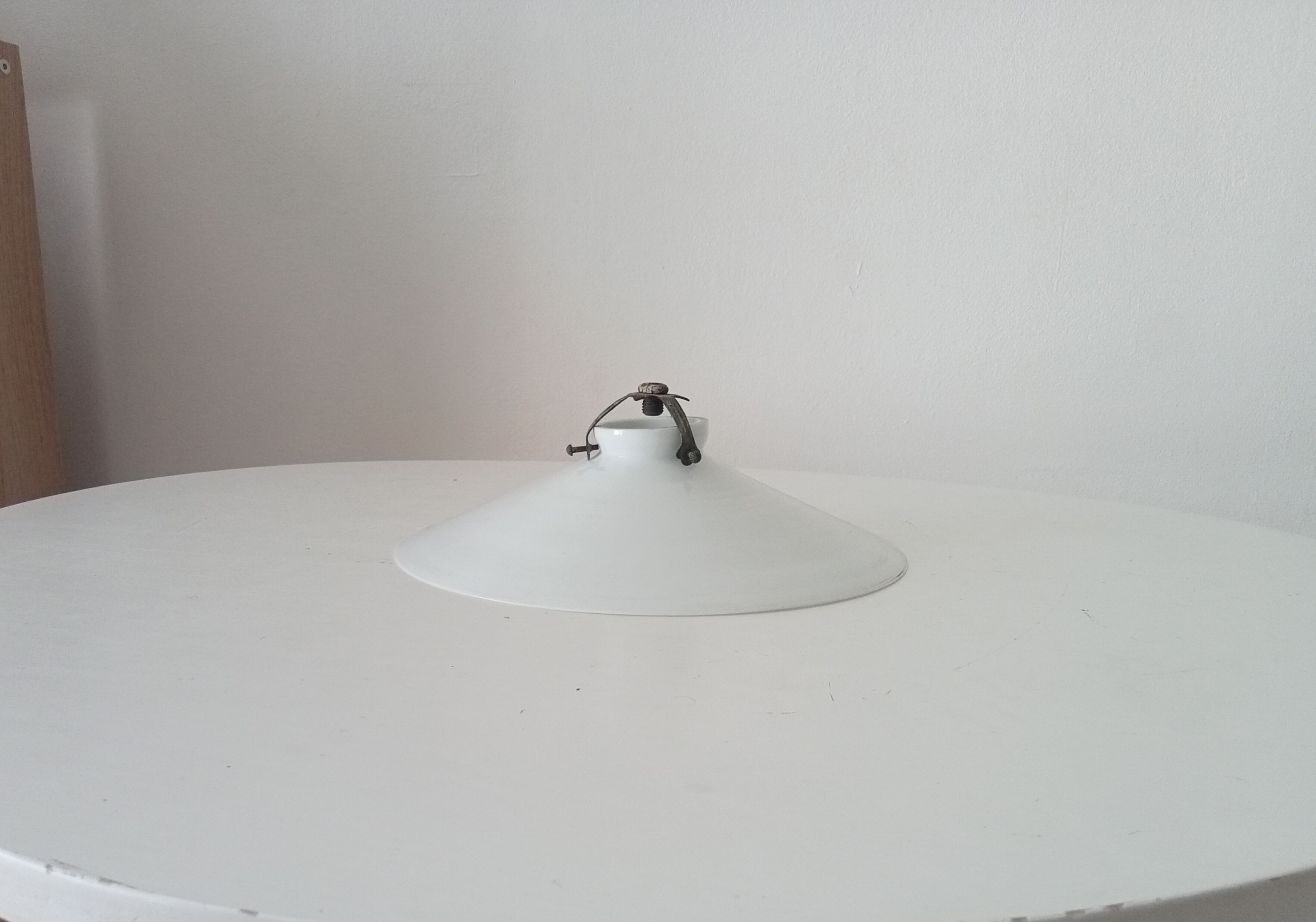 Vintage opaline lampshade with claw from the 1940s.