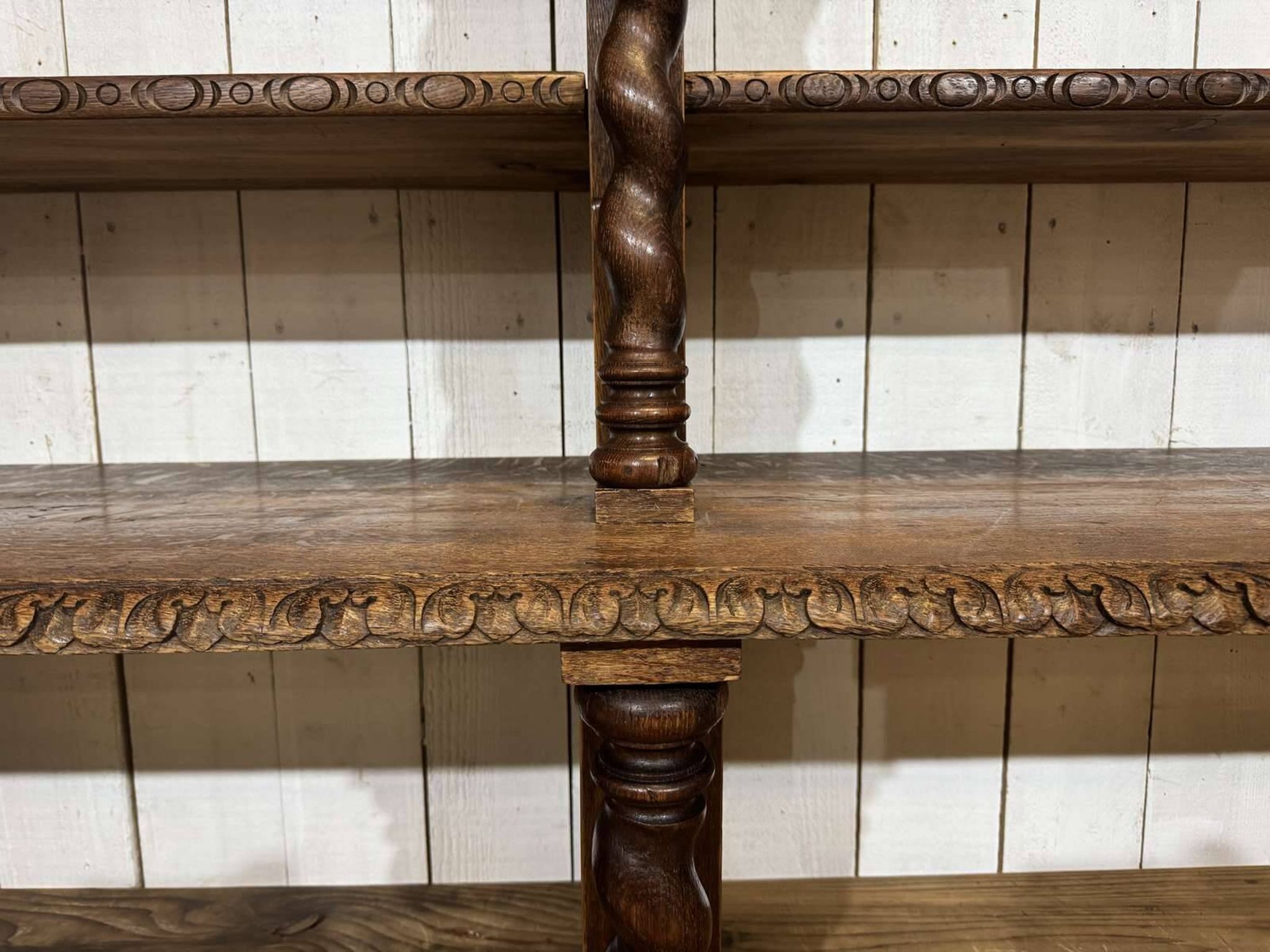 Bibliothèque de boiserie en chêne et sapin début XXème
