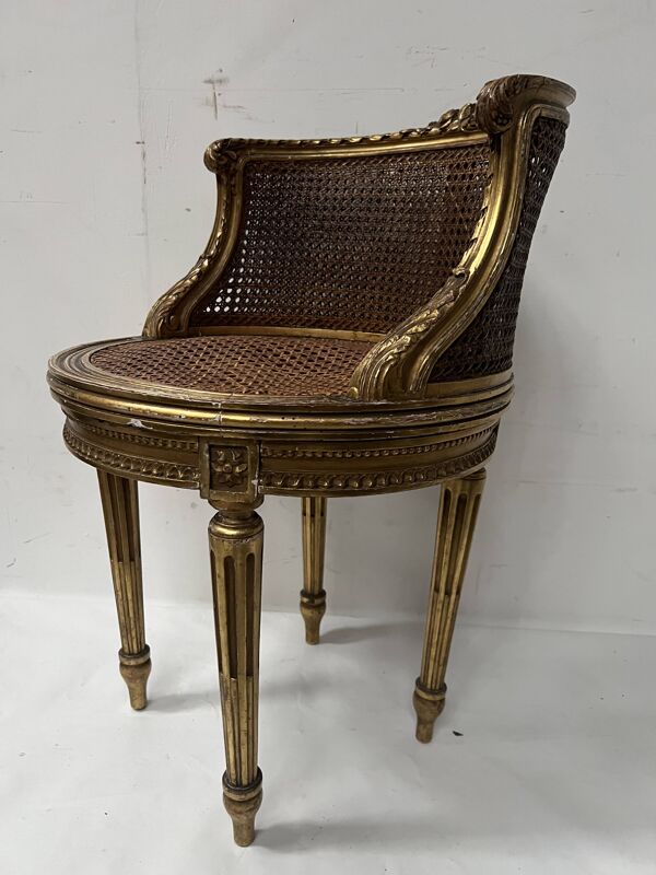 Fauteuil de style Louis XVI en bois et stuc doré XX siècle