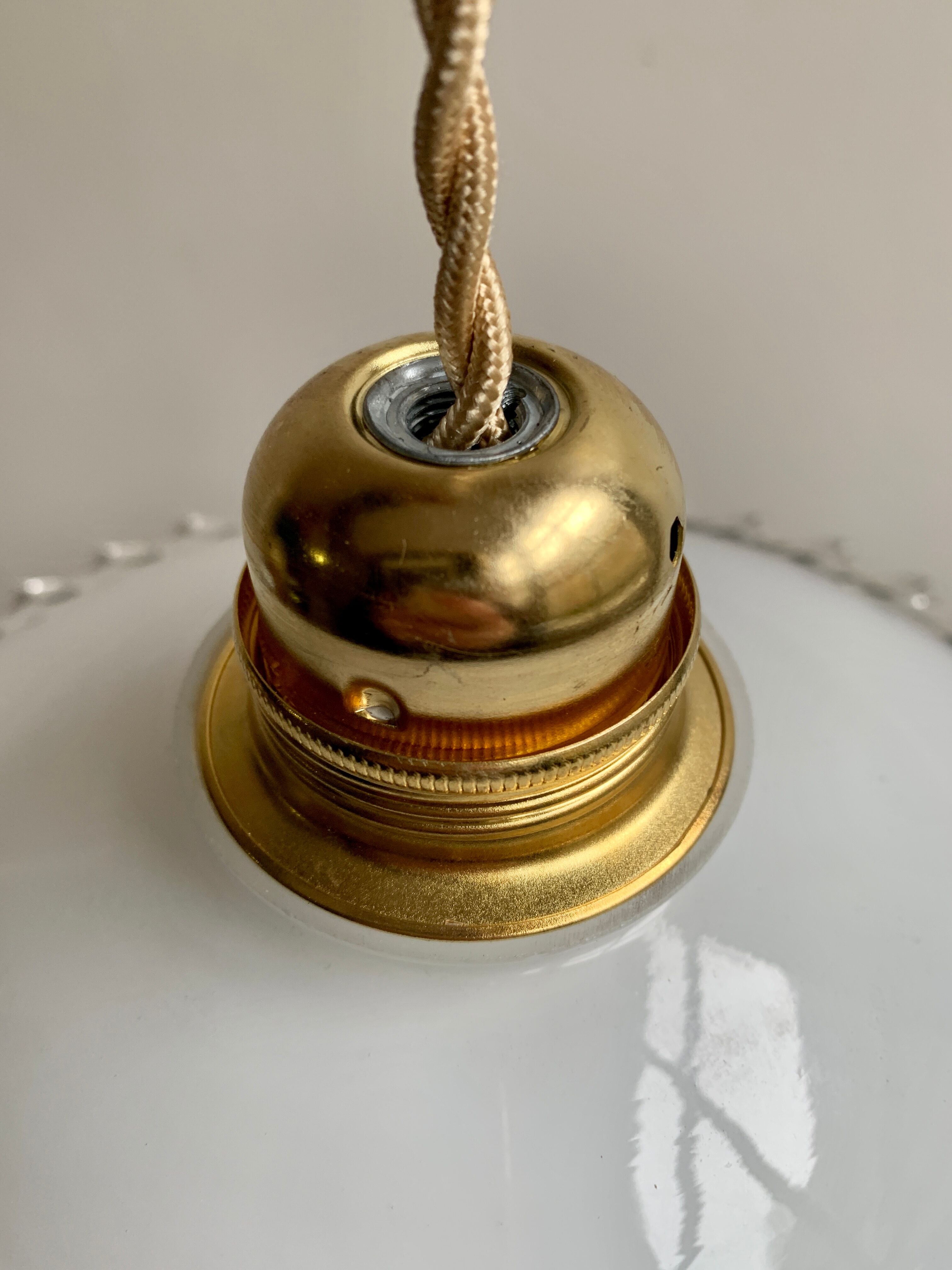 Suspension en opaline vintage
