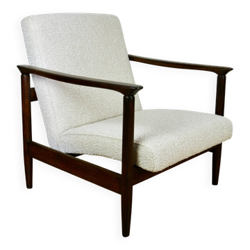 GFM-142 armchair, design by Edmund Homa from the 70s, white ivory boucle - 2 pieces available - dark wood