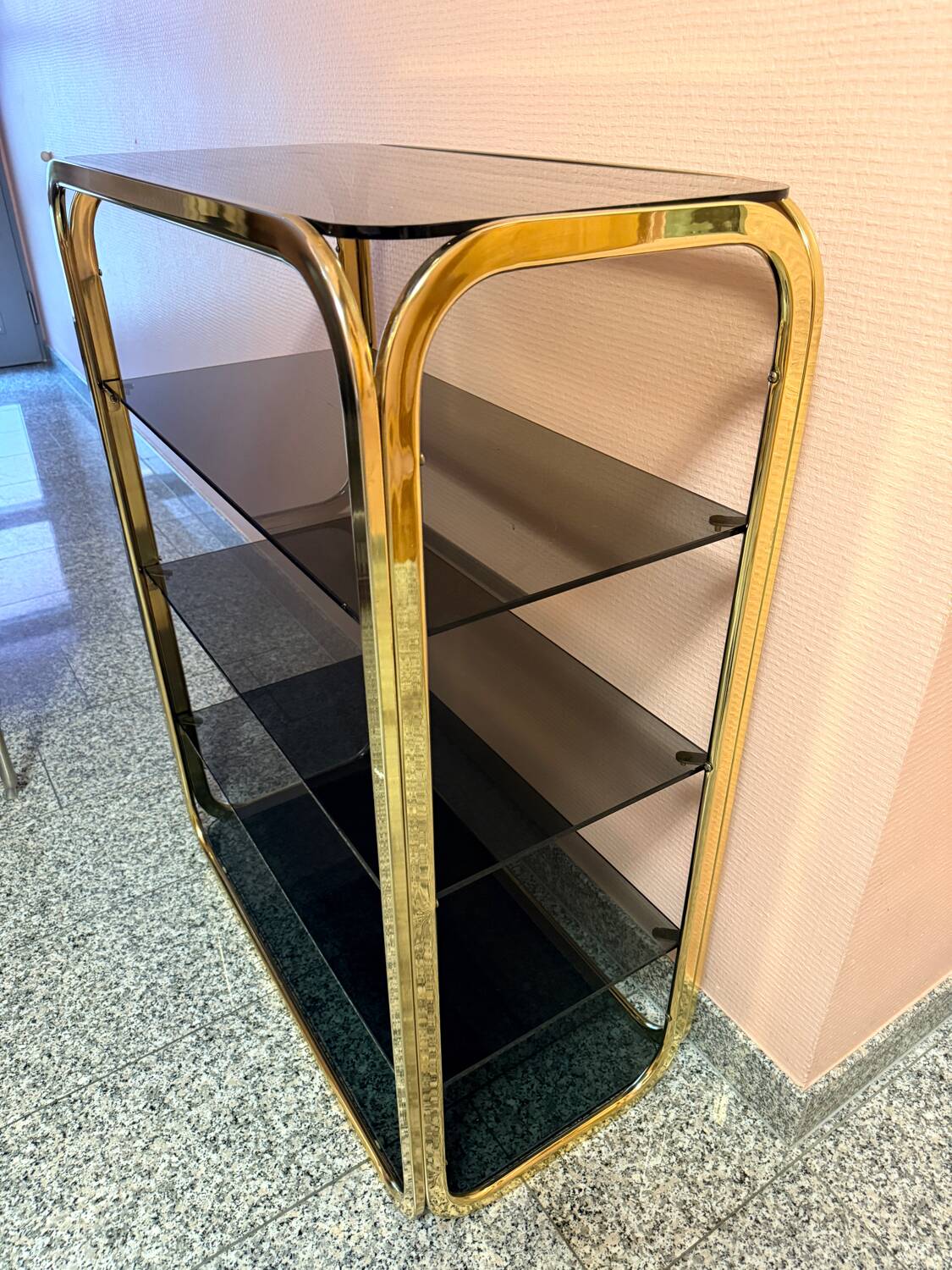 Vintage shelf in brass and smoked glass – Italian work, circa 1970.