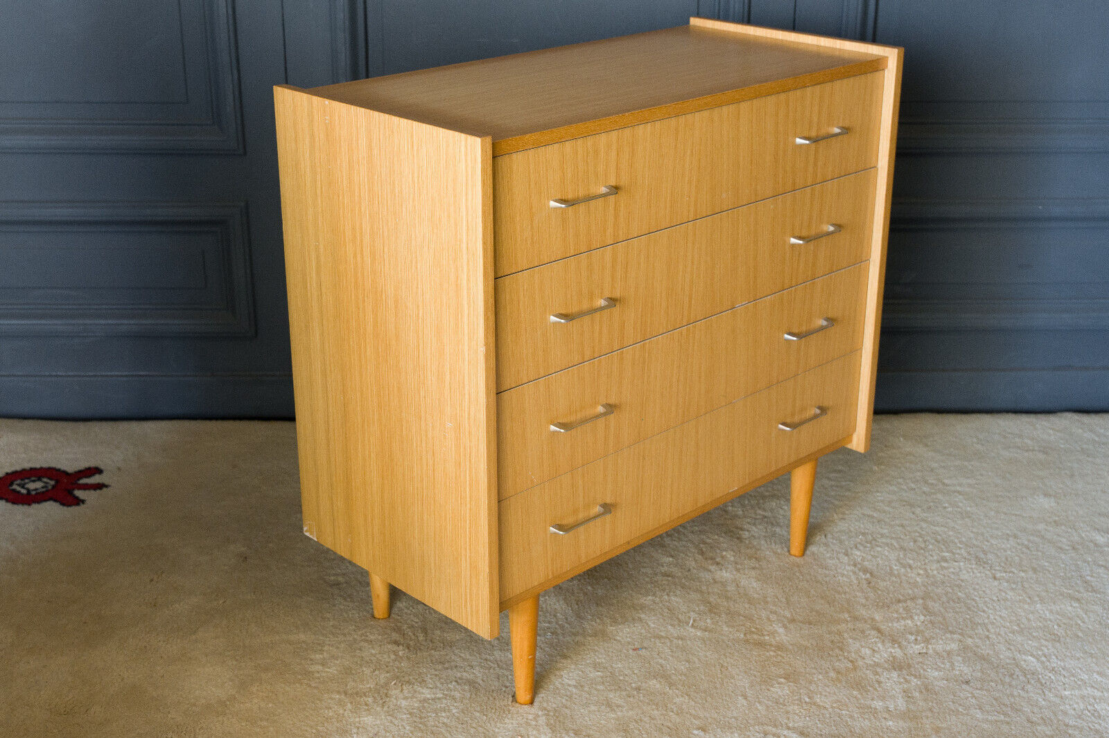 Light wood chest of drawers 4 drawers 1960 Spindle legs