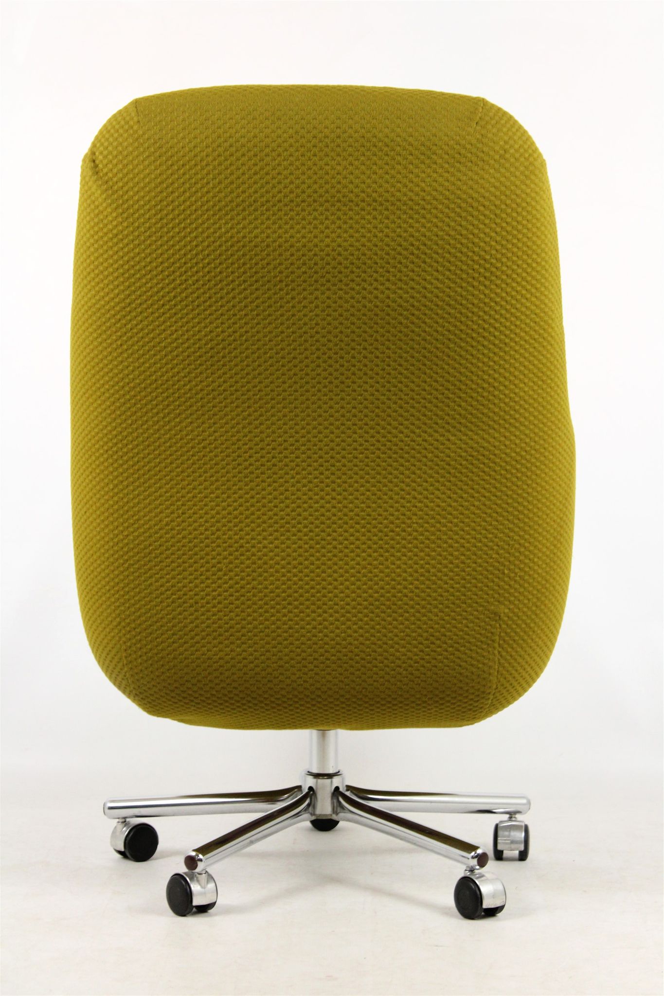 Fauteuil pivotant vintage de UP Zavody Rousinov, années 1970