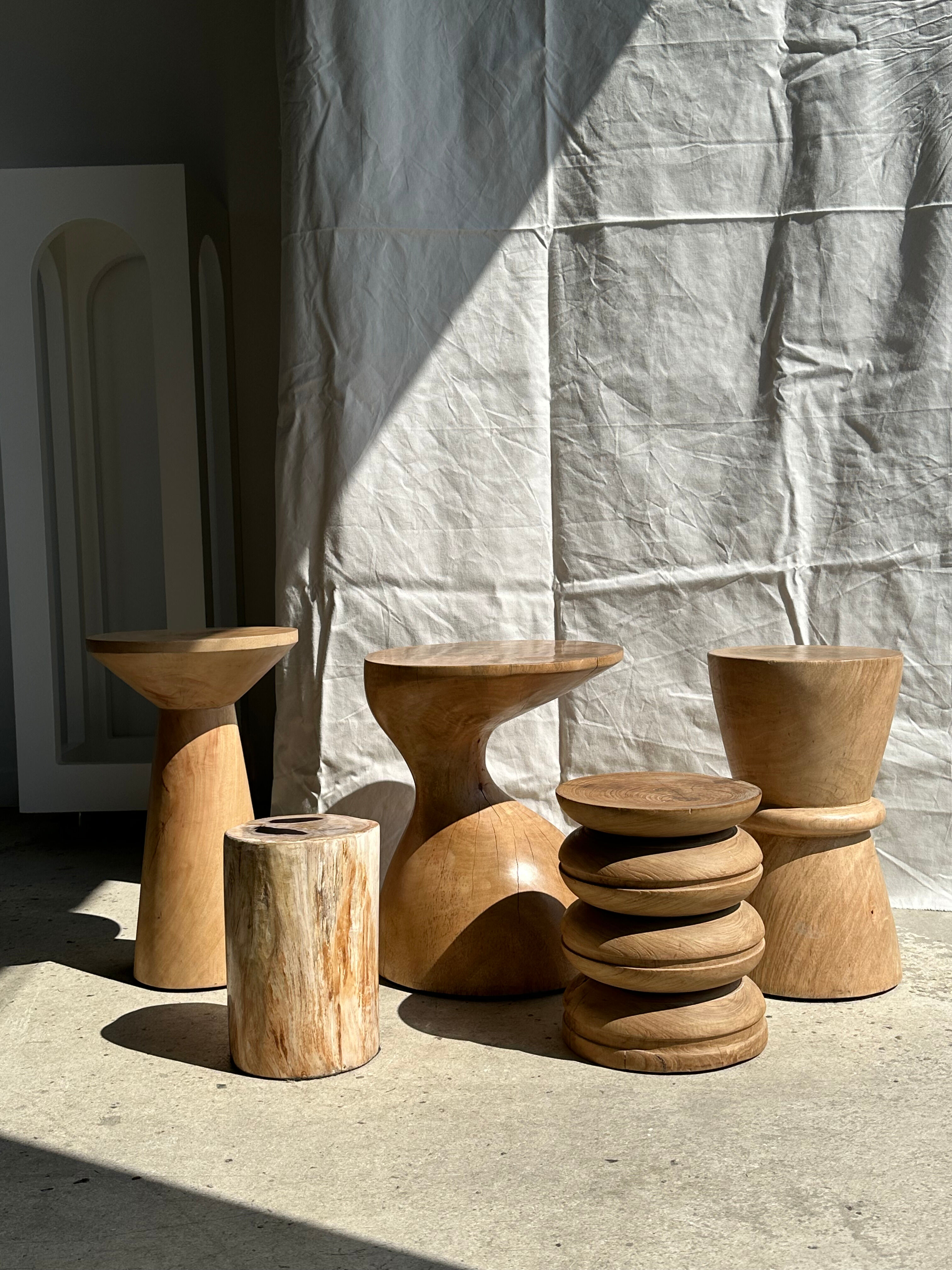 Side table, end of sofa in natural mango monoxyl conical tray H:50cm