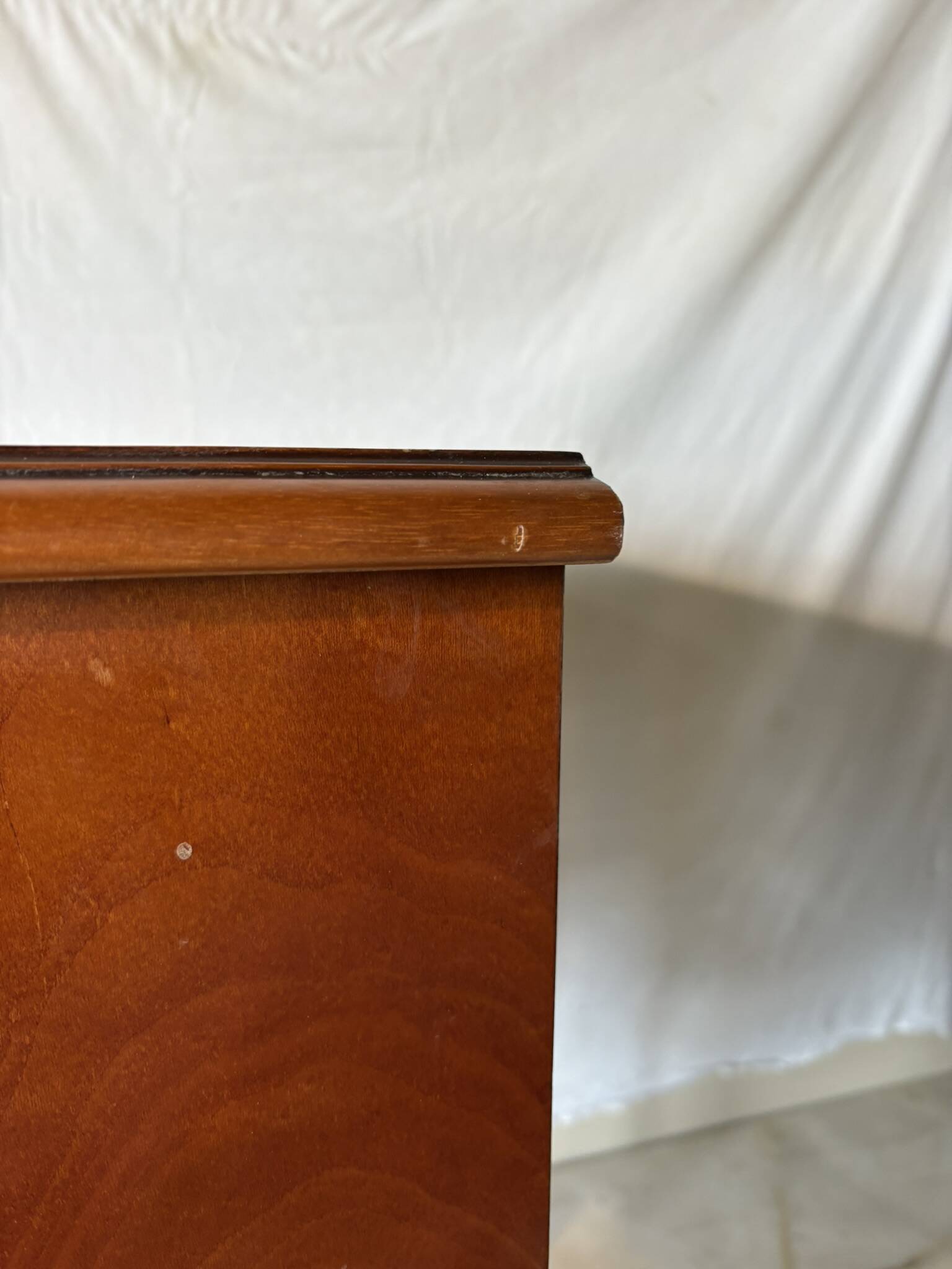 Louis XV style bedside table or chest of drawers – 3 carved drawers