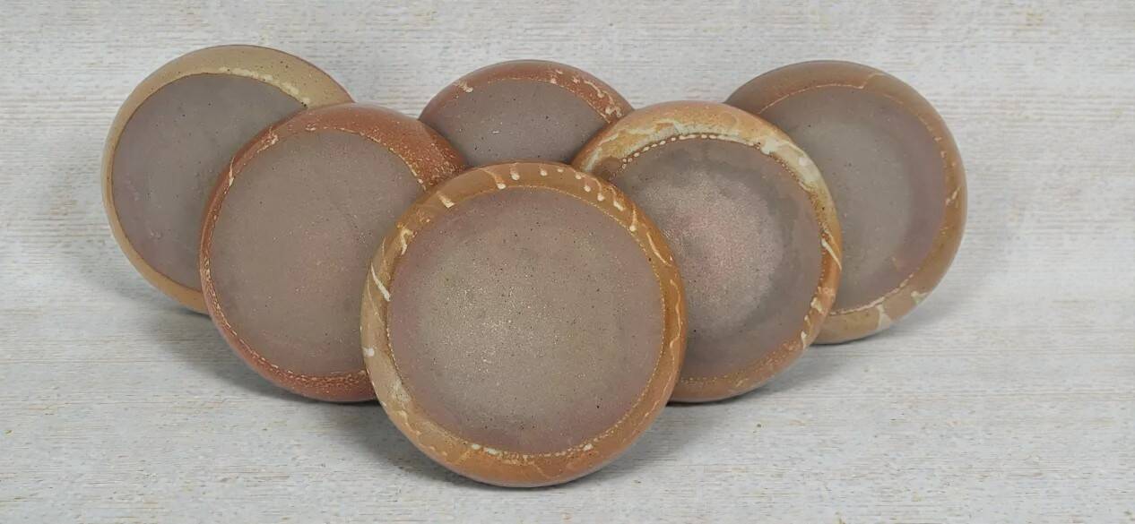 6 stoneware soup plates/bowls
