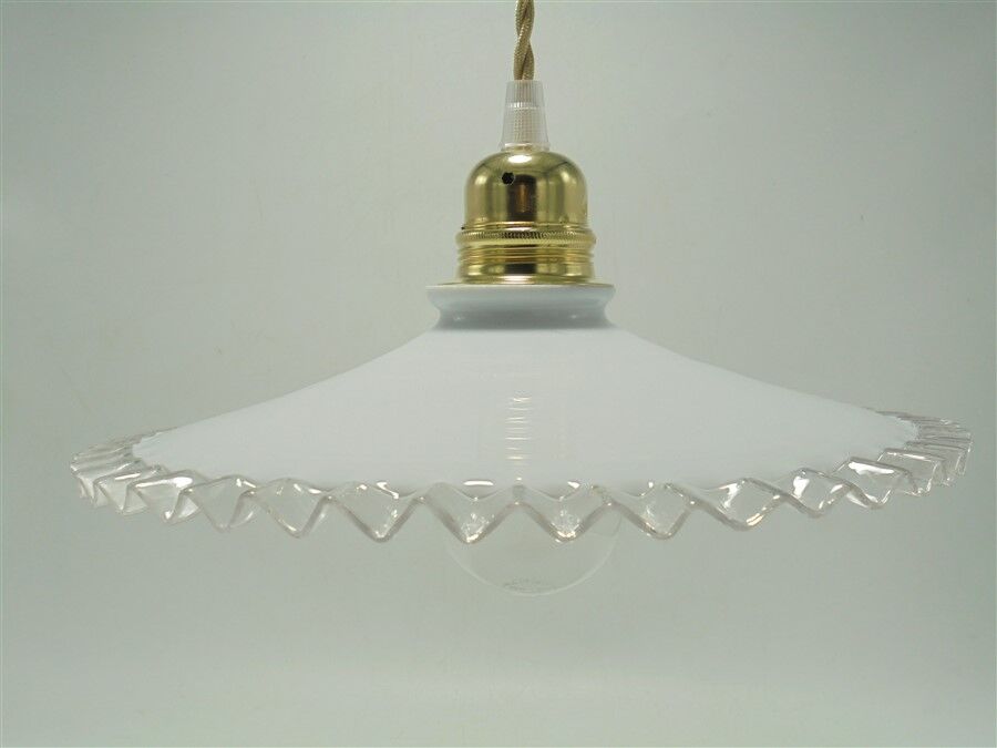 Toothed opaline suspension