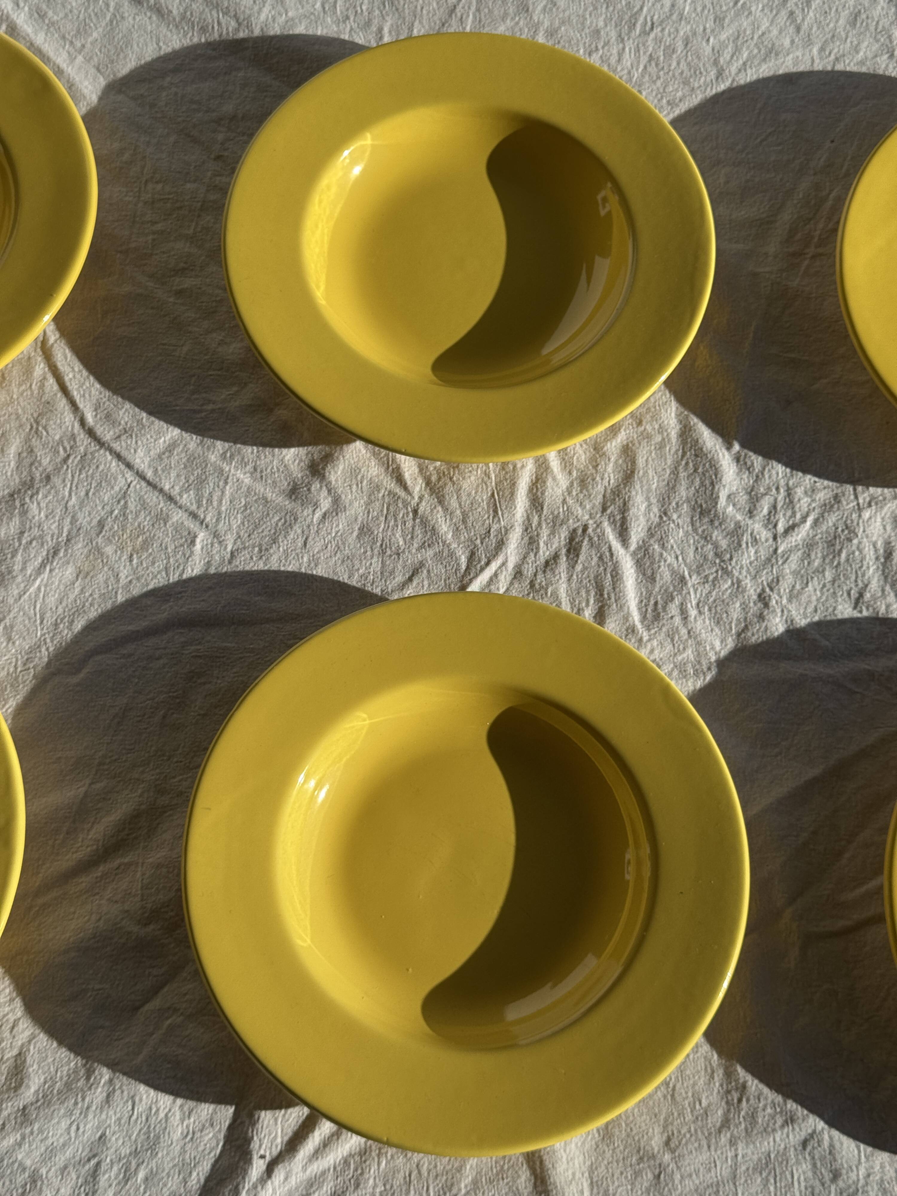 Set of 6 vintage yellow deep plates D22.5 H3.5
