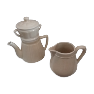 Milk pot and coffee maker /old teapot