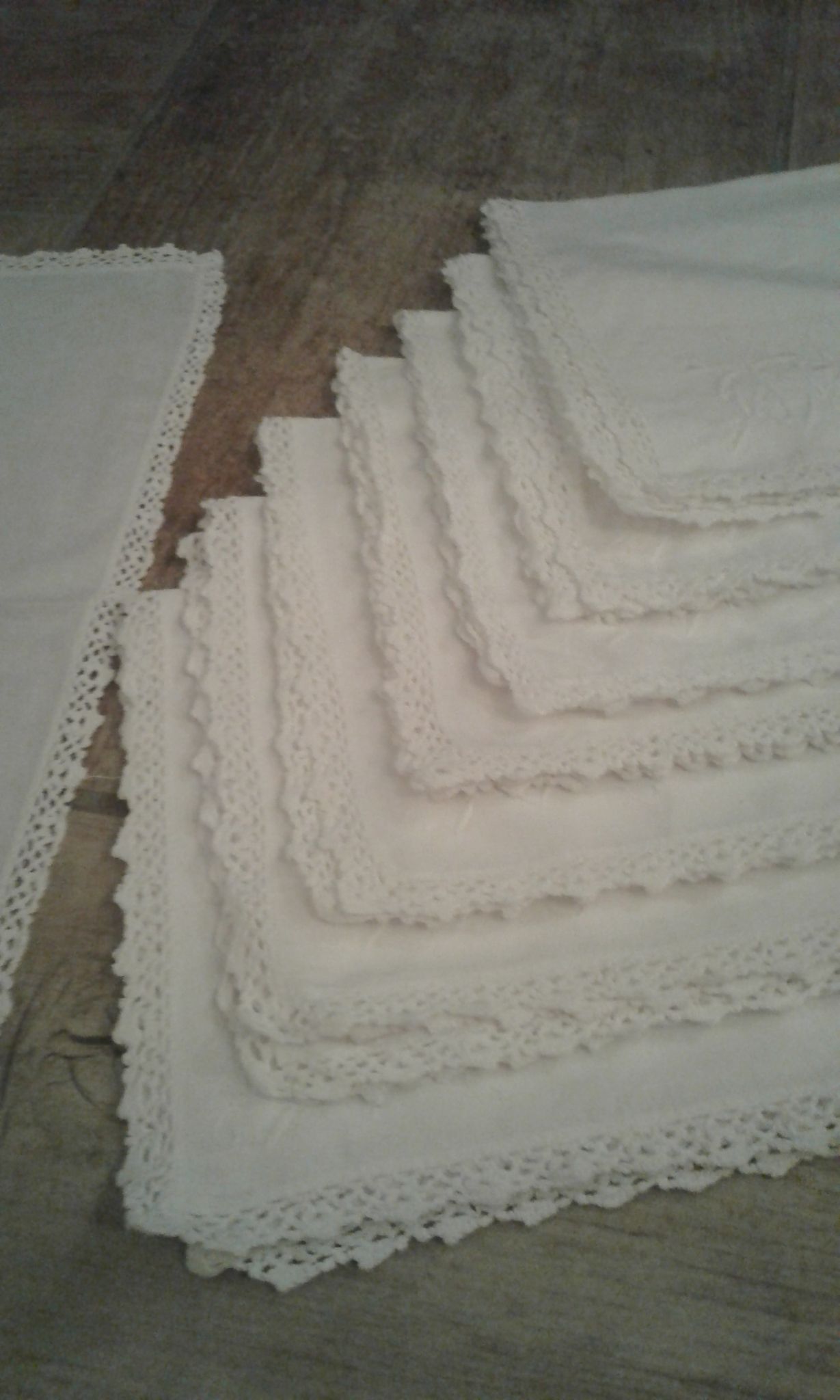 Set of 8 cotton towels and cotton lace
