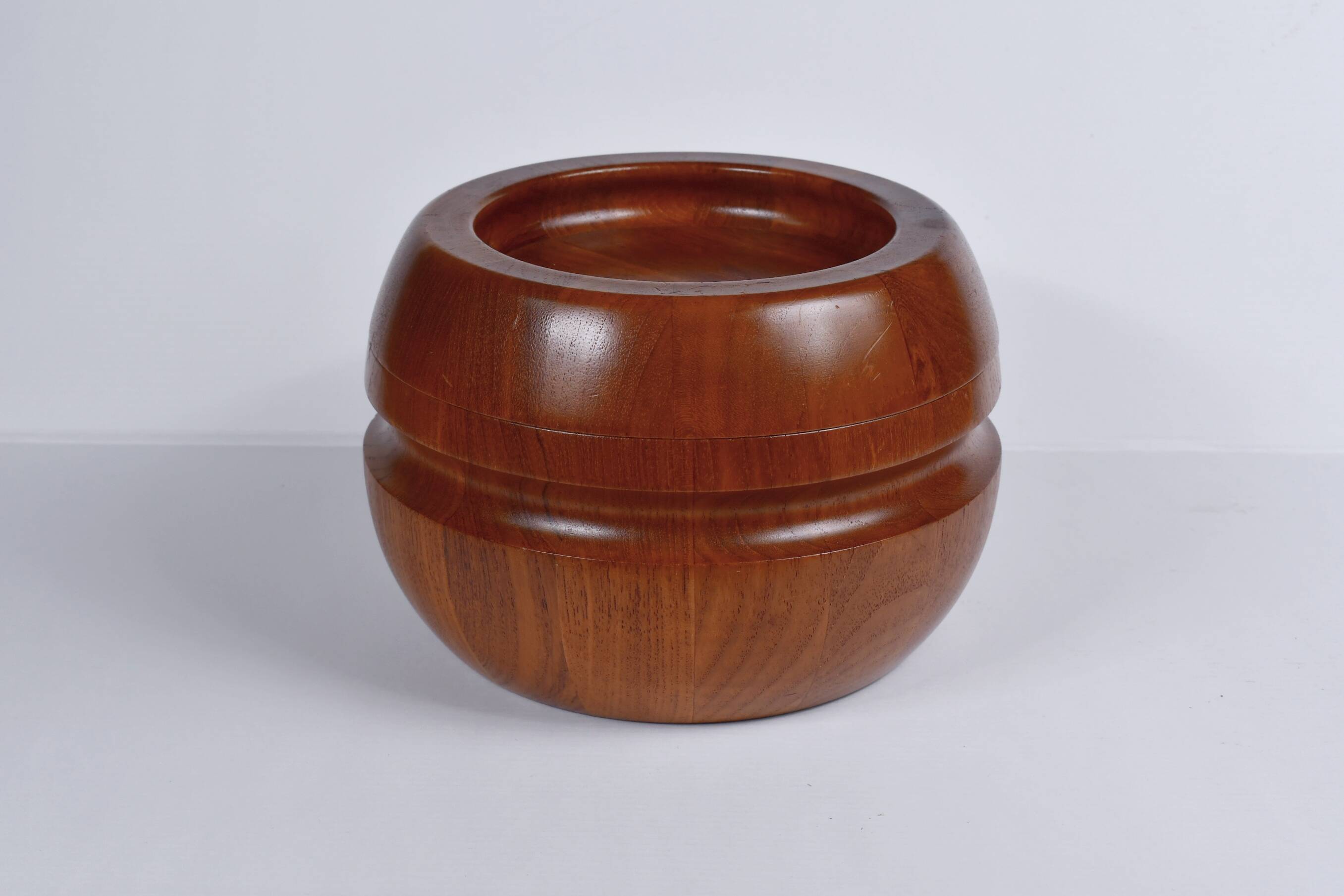 Solid teak bowl with lid. Denmark 1960s (2)