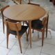 Table et quatre chaises scandinave