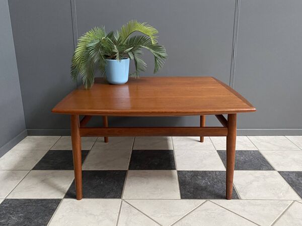 Table basse carrée en teck par Grete Jalk pour Glostrup Danemark